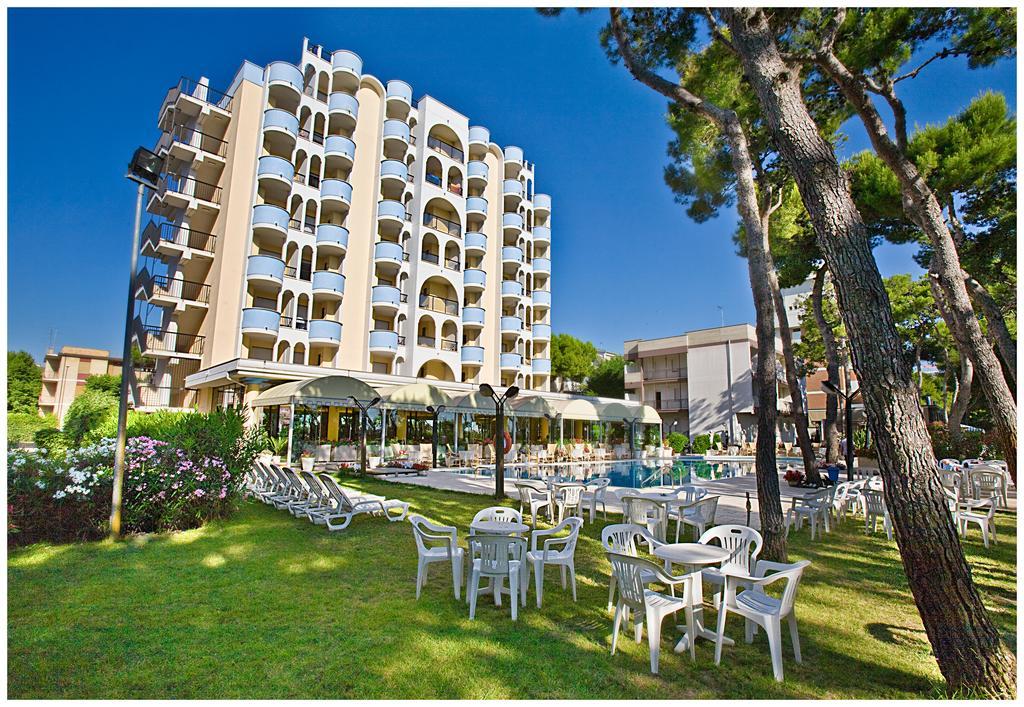 Hotel Parco Dei Principi Джулианова Экстерьер фото